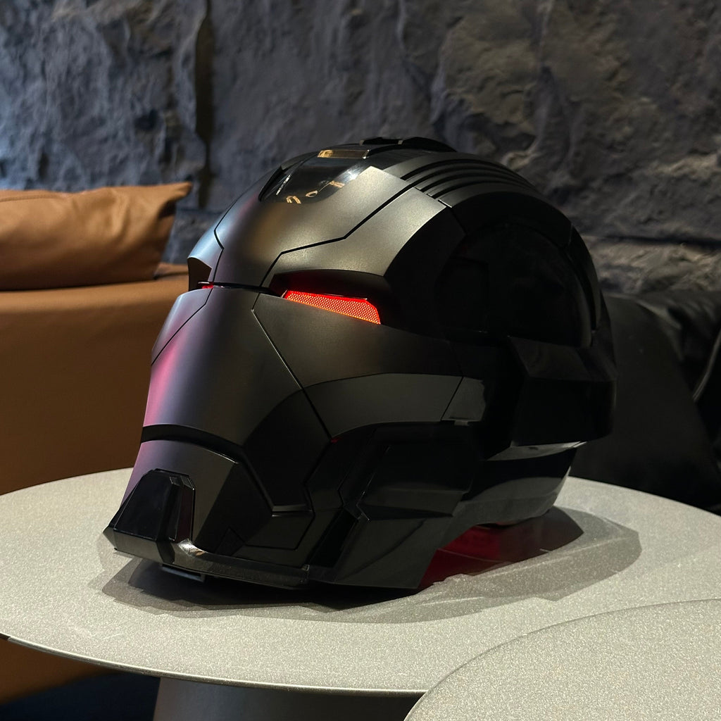 Solis Aegis MK-XVII helmet in Dark Edition — three-quarter view