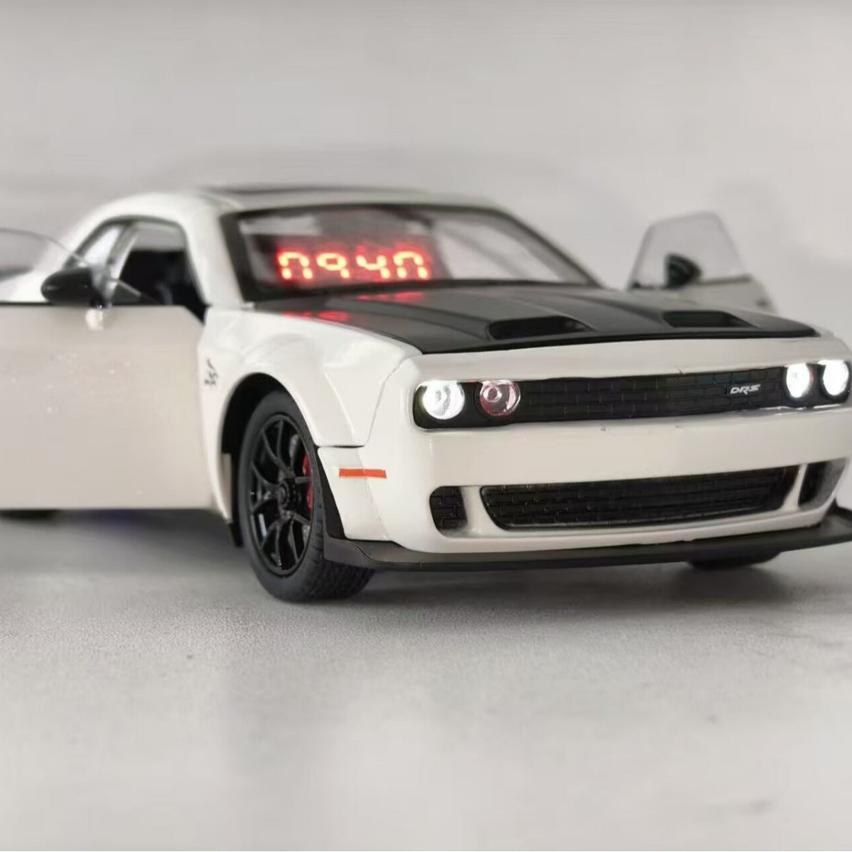 Solis Redline — Dodge Challenger Hellcat, White: white Dodge Challenger Hellcat alarm clock, doors open